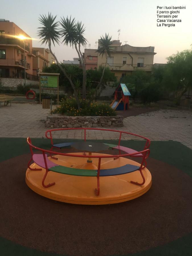 הוילה טראסיני Casa Vacanze La Pergola@ מראה חיצוני תמונה